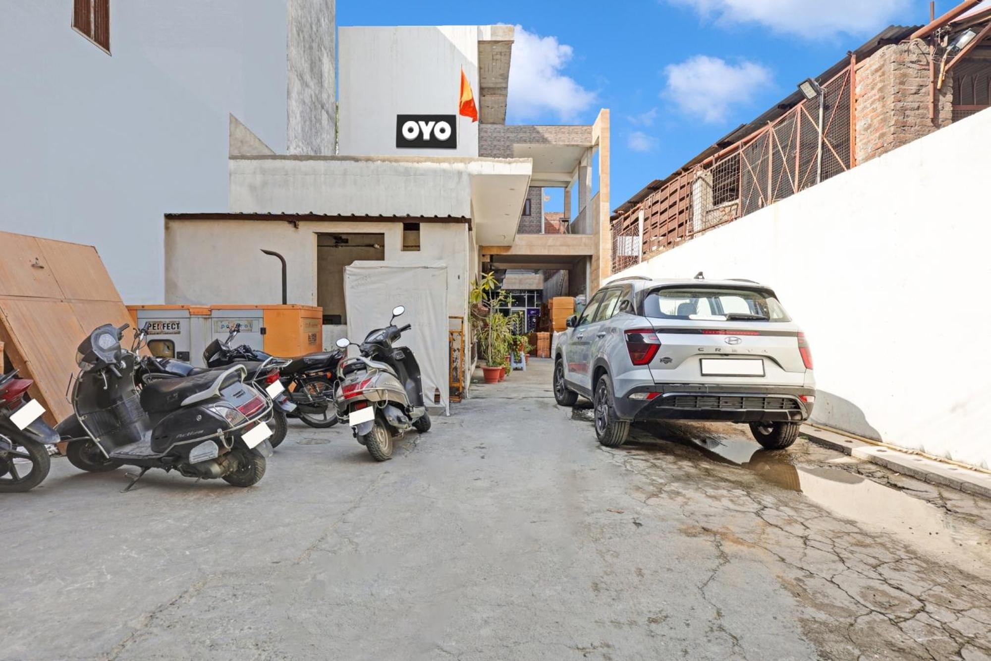 Rudrapur Spot On 81167 Hotel Asdr מראה חיצוני תמונה